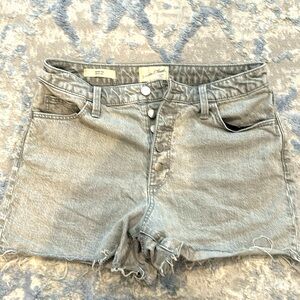 Universal Thread greg distressed short